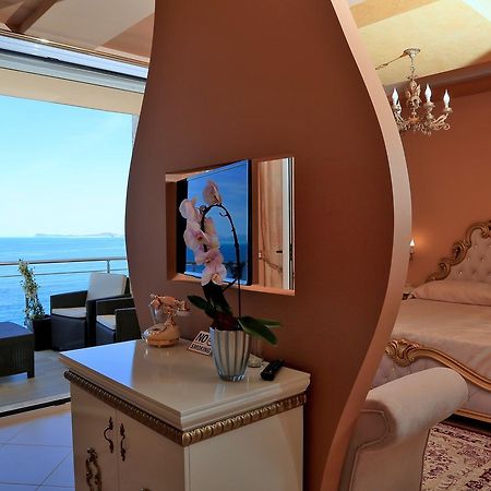 Nomelia Residence B&B Vlorë Екстериор снимка