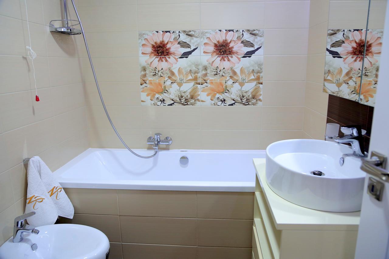 Nomelia Residence B&B Vlorë Екстериор снимка