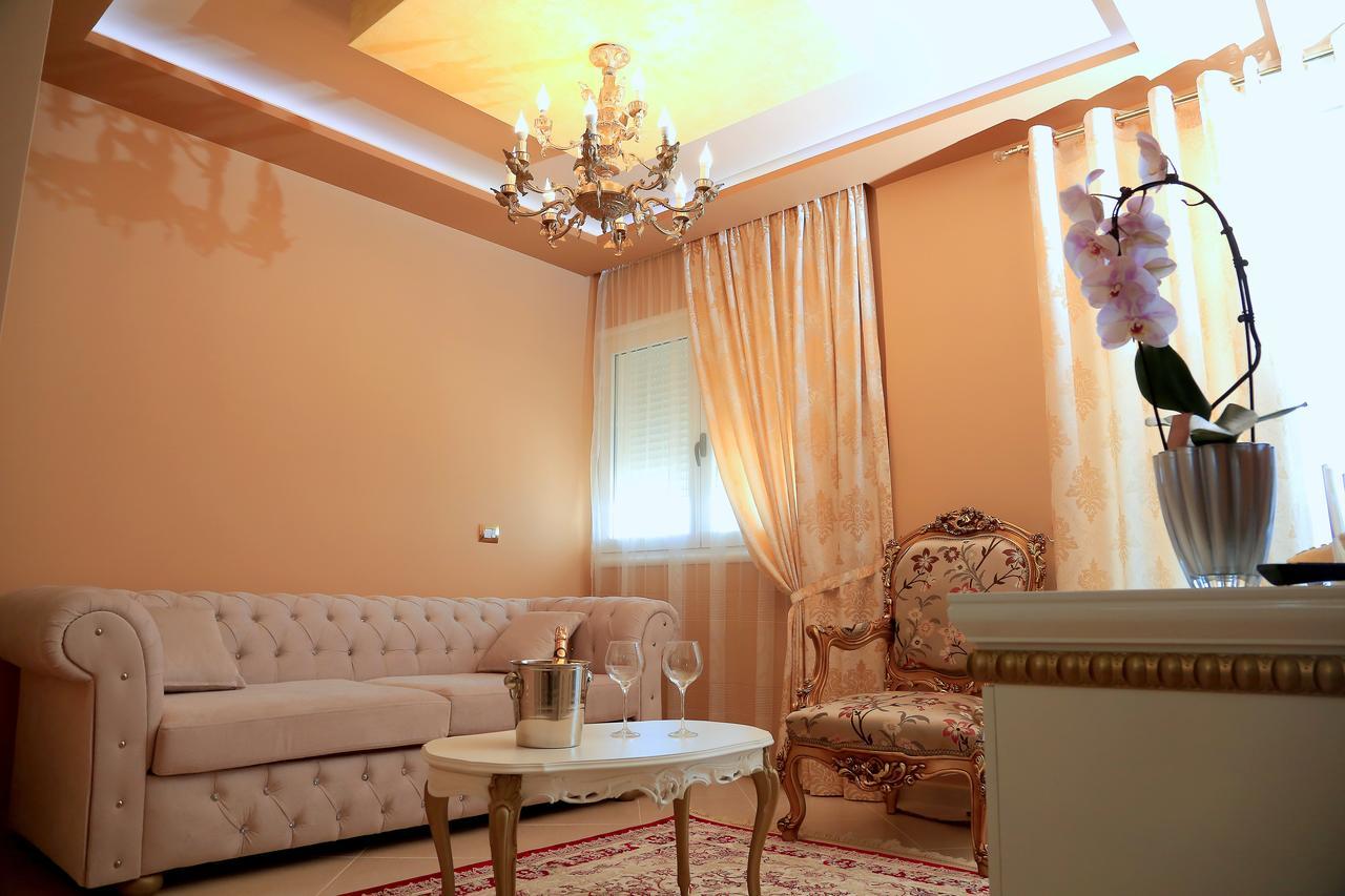 Nomelia Residence B&B Vlorë Екстериор снимка