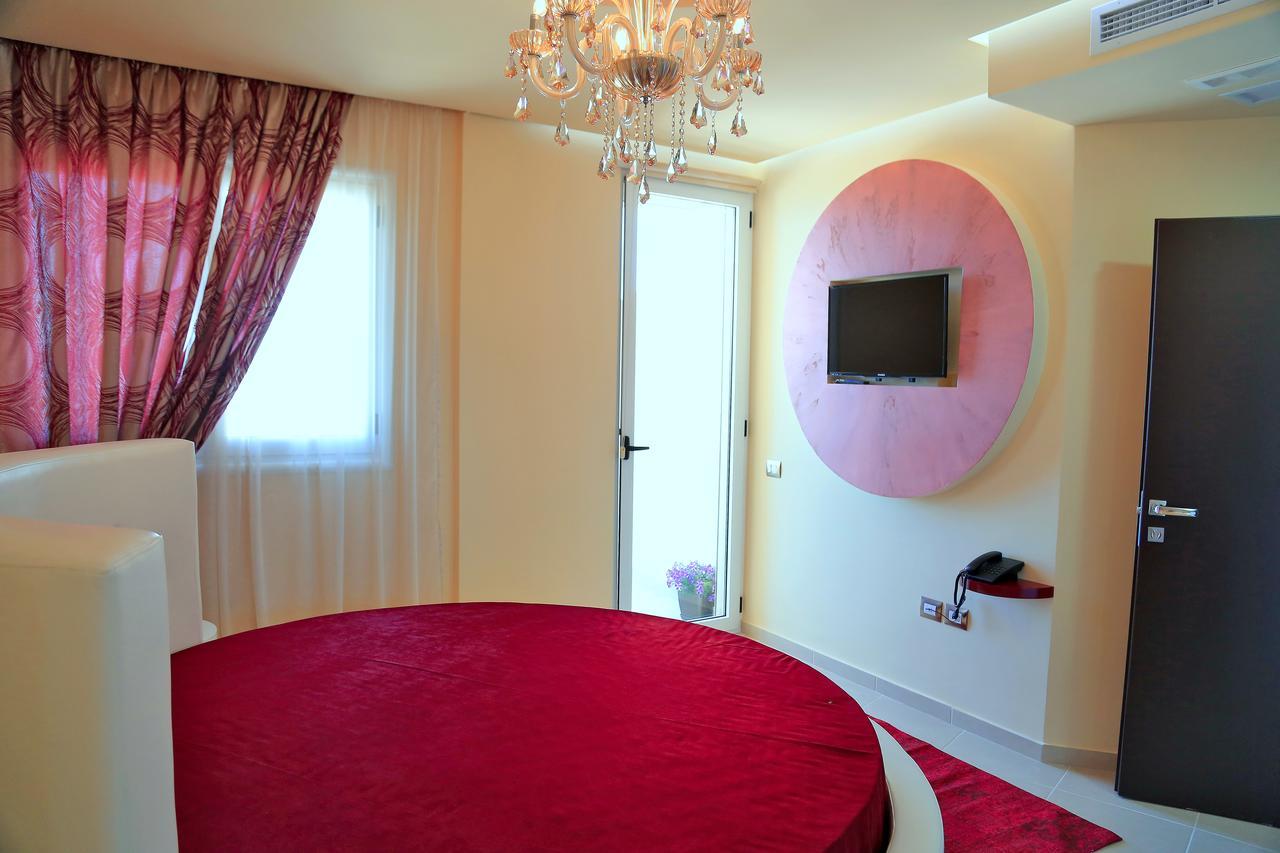 Nomelia Residence B&B Vlorë Екстериор снимка