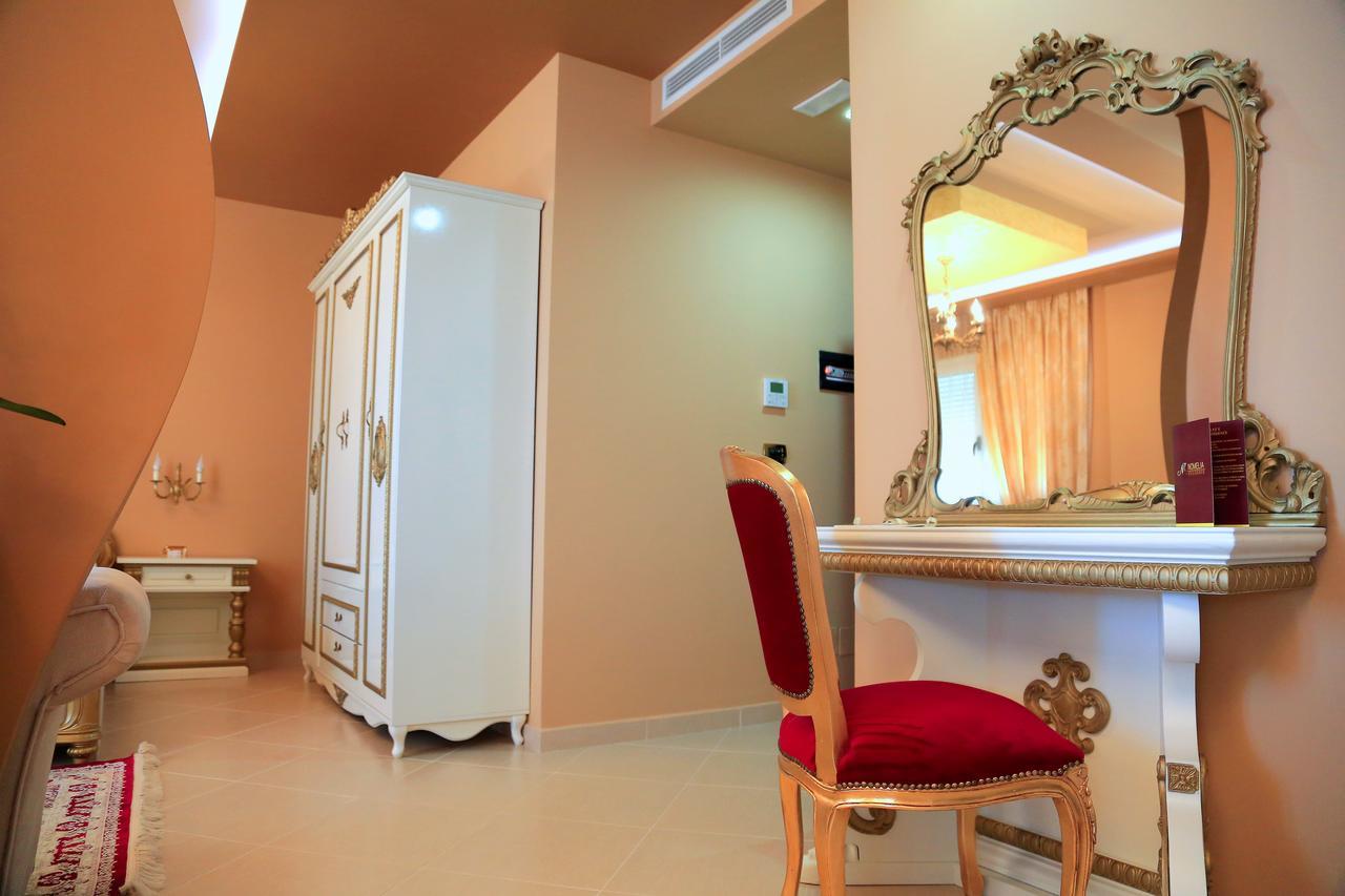 Nomelia Residence B&B Vlorë Екстериор снимка