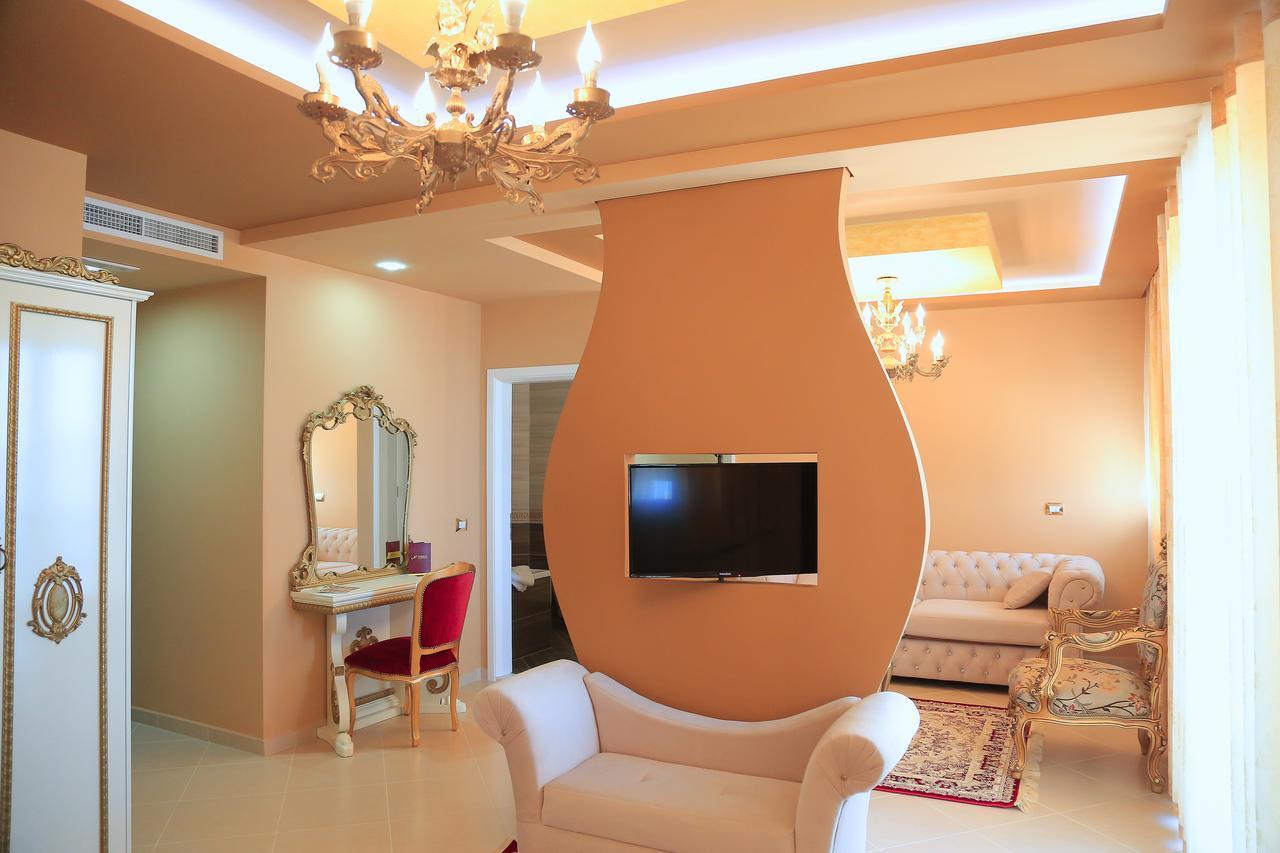 Nomelia Residence B&B Vlorë Екстериор снимка