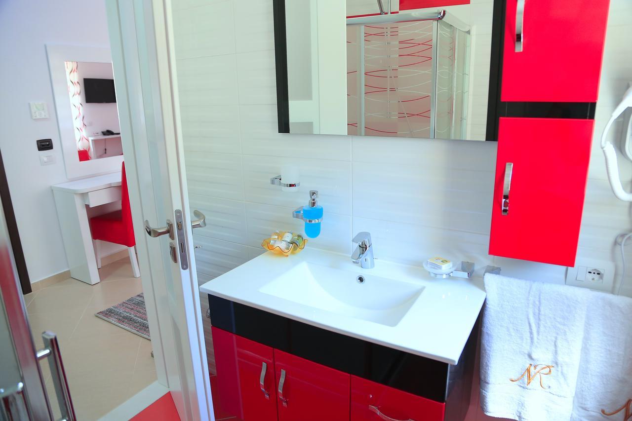 Nomelia Residence B&B Vlorë Екстериор снимка
