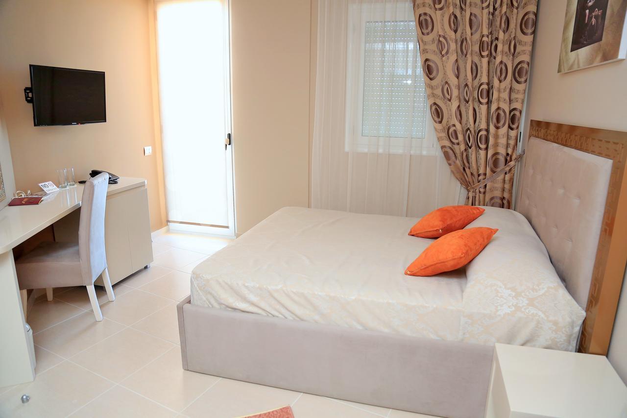 Nomelia Residence B&B Vlorë Екстериор снимка