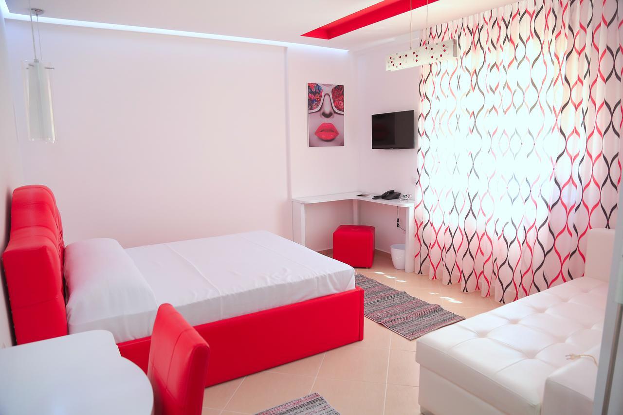 Nomelia Residence B&B Vlorë Екстериор снимка