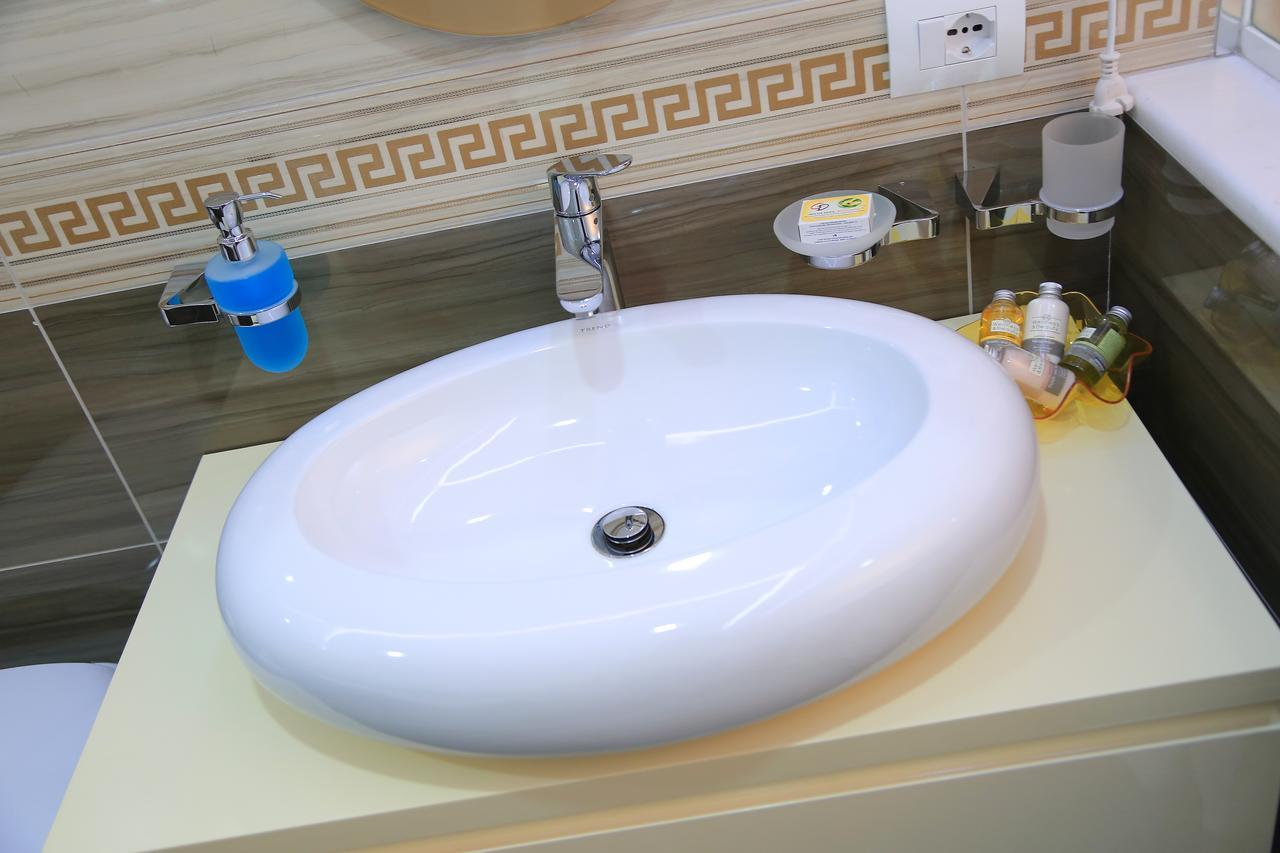 Nomelia Residence B&B Vlorë Екстериор снимка
