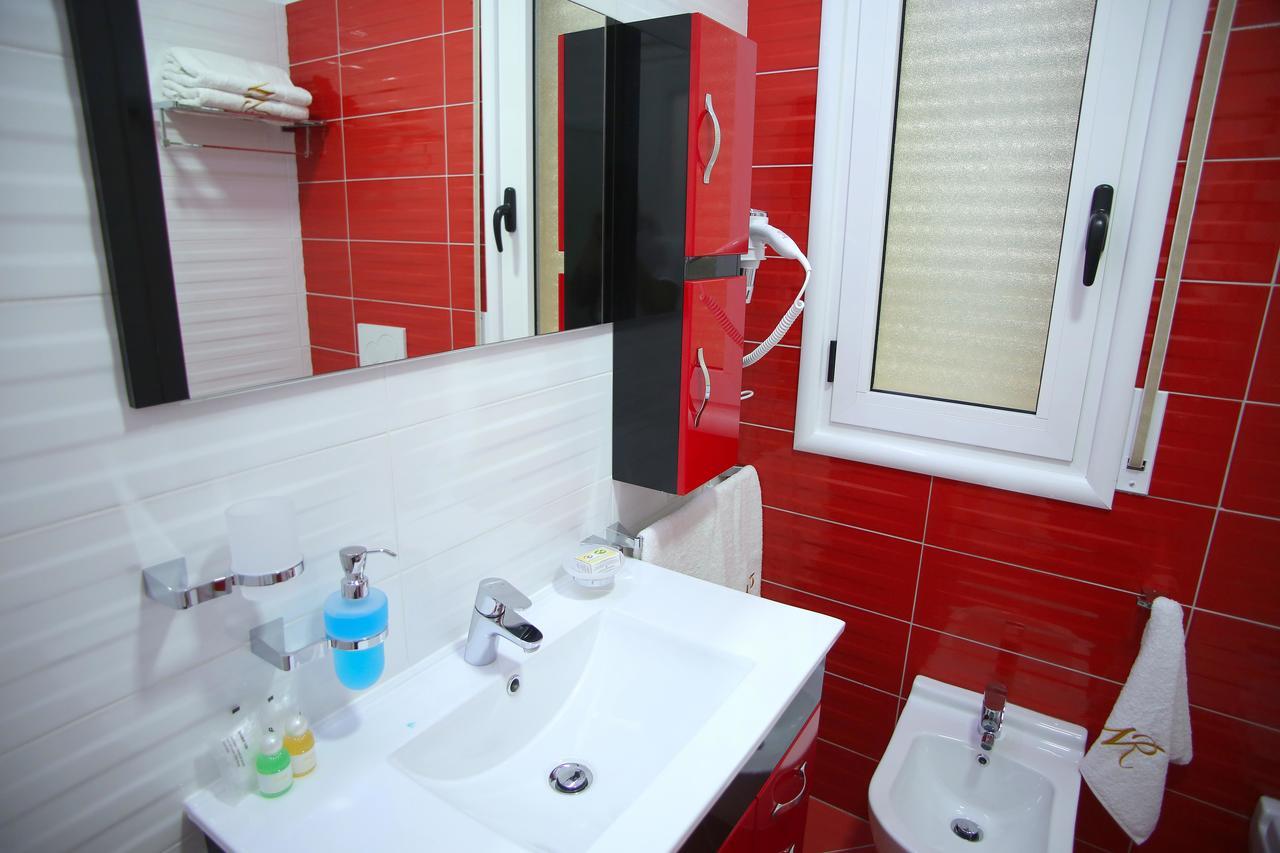 Nomelia Residence B&B Vlorë Екстериор снимка