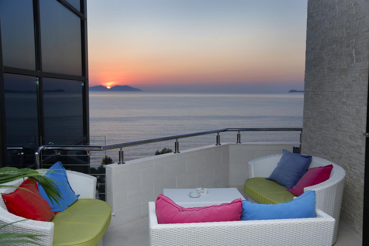 Nomelia Residence B&B Vlorë Екстериор снимка